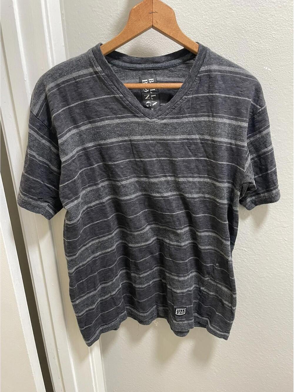 VTG Billabong T-Shirt M Striped Grey Black V Neck